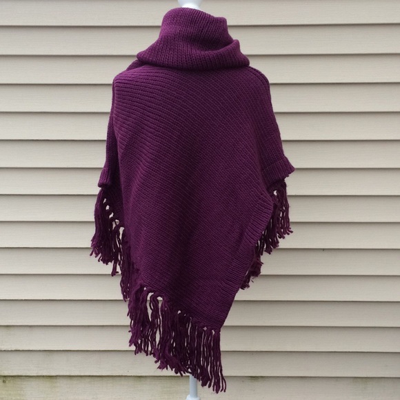 Jessica Simpson Poncho - Picture 2 of 6